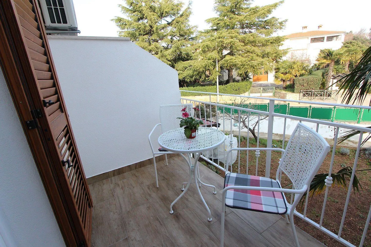 Bezauberndes Apartment Nur 190 Meter Zum Strand Mit 2 Klimaanlagen Rovinj